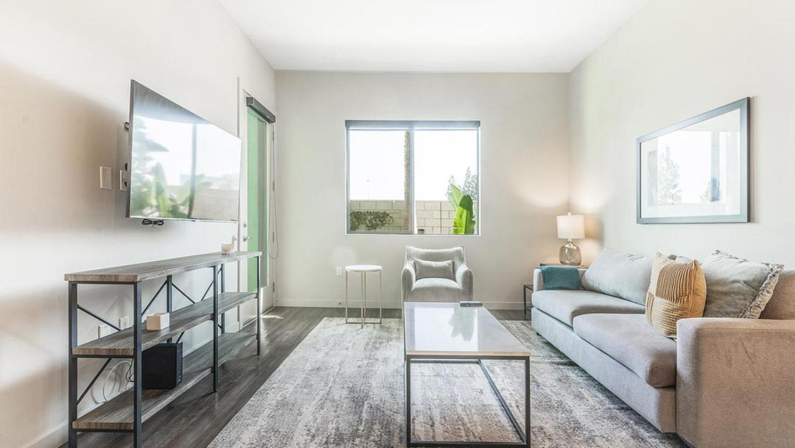 Landing - Modern With Amazing Amenities Apartment *